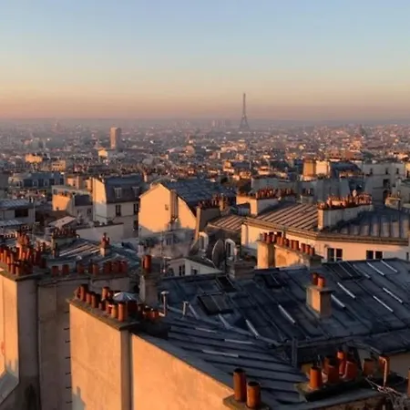 Astonishing View On Paris' Rooftops - Montmartre Apartment *