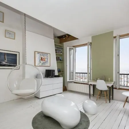 Astonishing View On Paris' Rooftops - Montmartre Apartment *